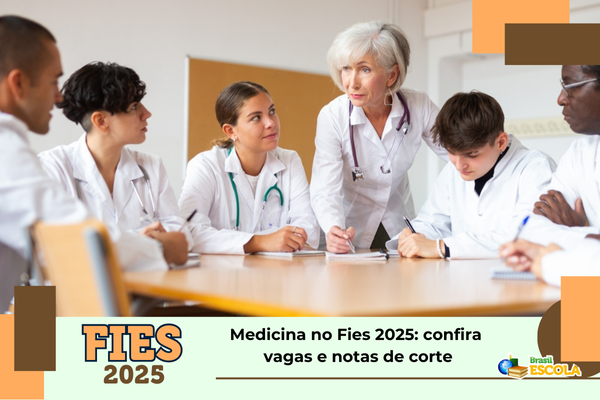 estudantes em aula de curso de medicina